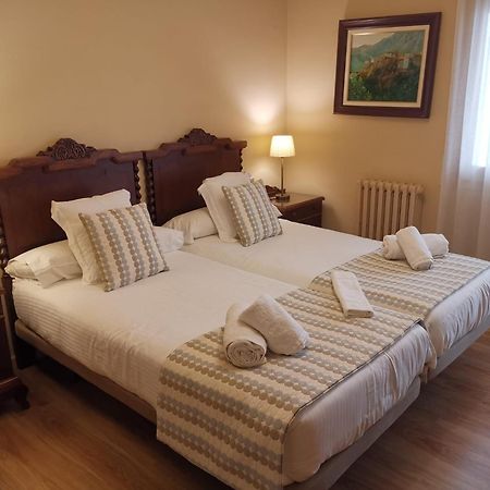 Apartament El Miracle Cardona Buitenkant foto